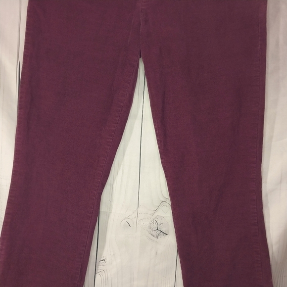 Tommy Hilfiger Corduory Pants - Picture 8 of 9